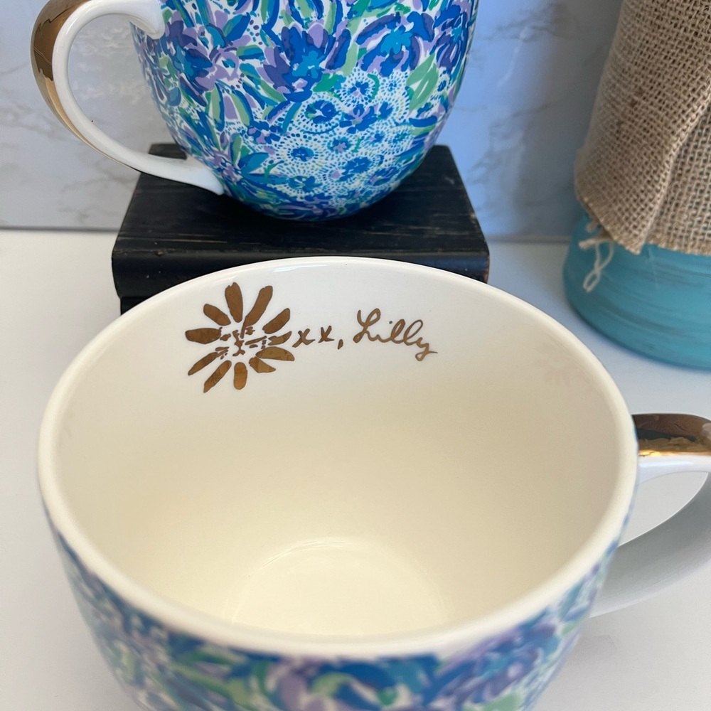 Pre owned 2 of Lily Pulitzer Gold Handle Lion Blue Floral Royal 12oz Coffee Mug - Picture 6 of 10